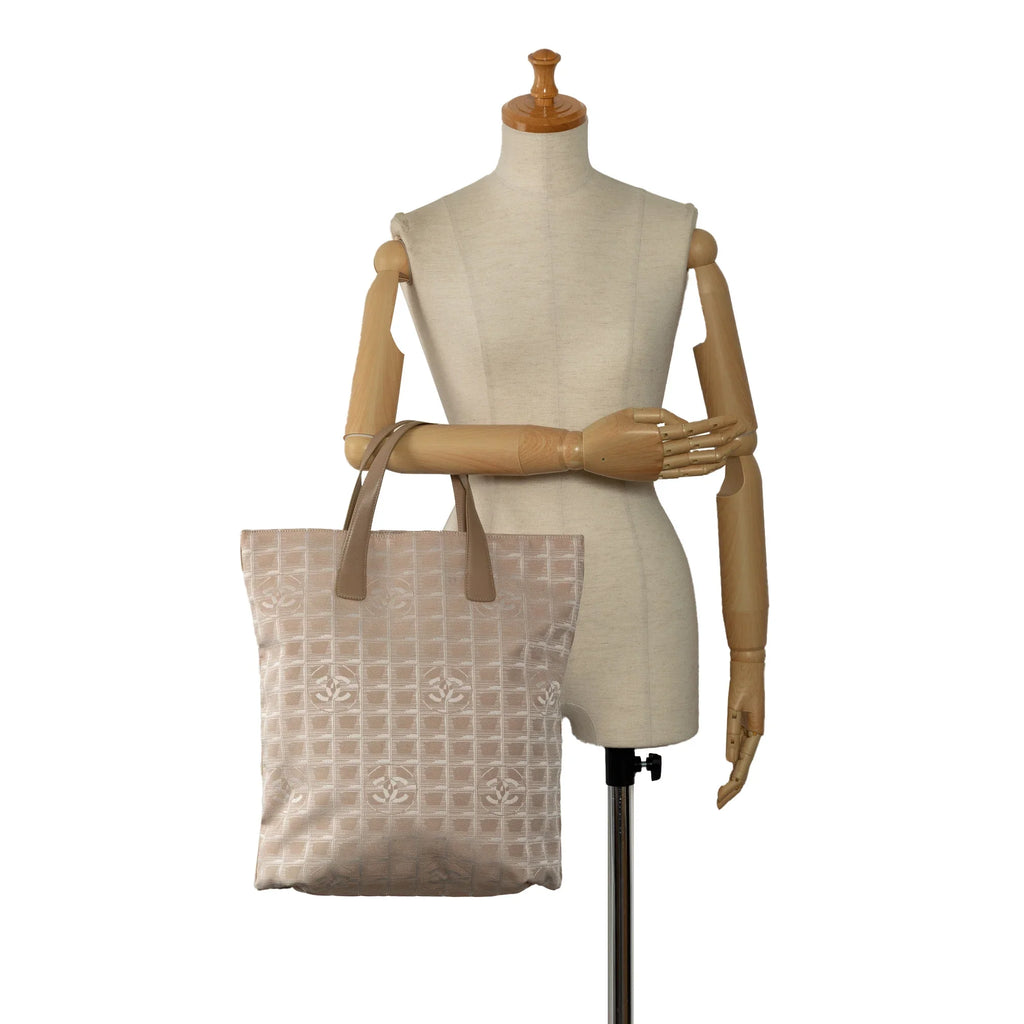 Pre-Owned Authenticated Chanel New Travel Line Tote Nylon Fabric Brown Tote Bag Unisex (Good)
