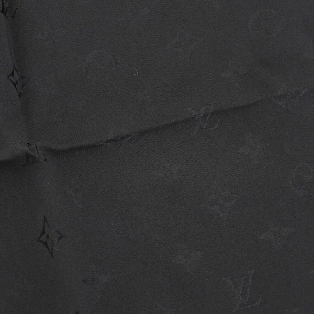 Pre-Owned Louis Vuitton LOUIS VUITTON monogram scarf silk black (Like New)