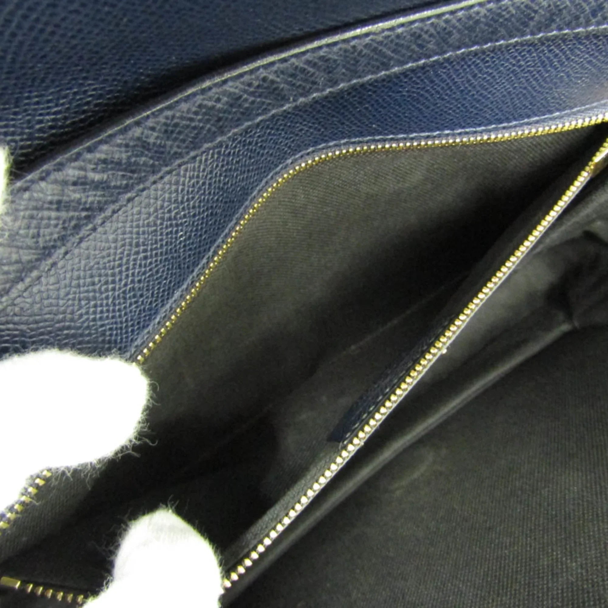 Pre-Owned Salvatore Ferragamo Vara AU-21 0011 Women's Leather Shoulder Bag Navy (Good)
