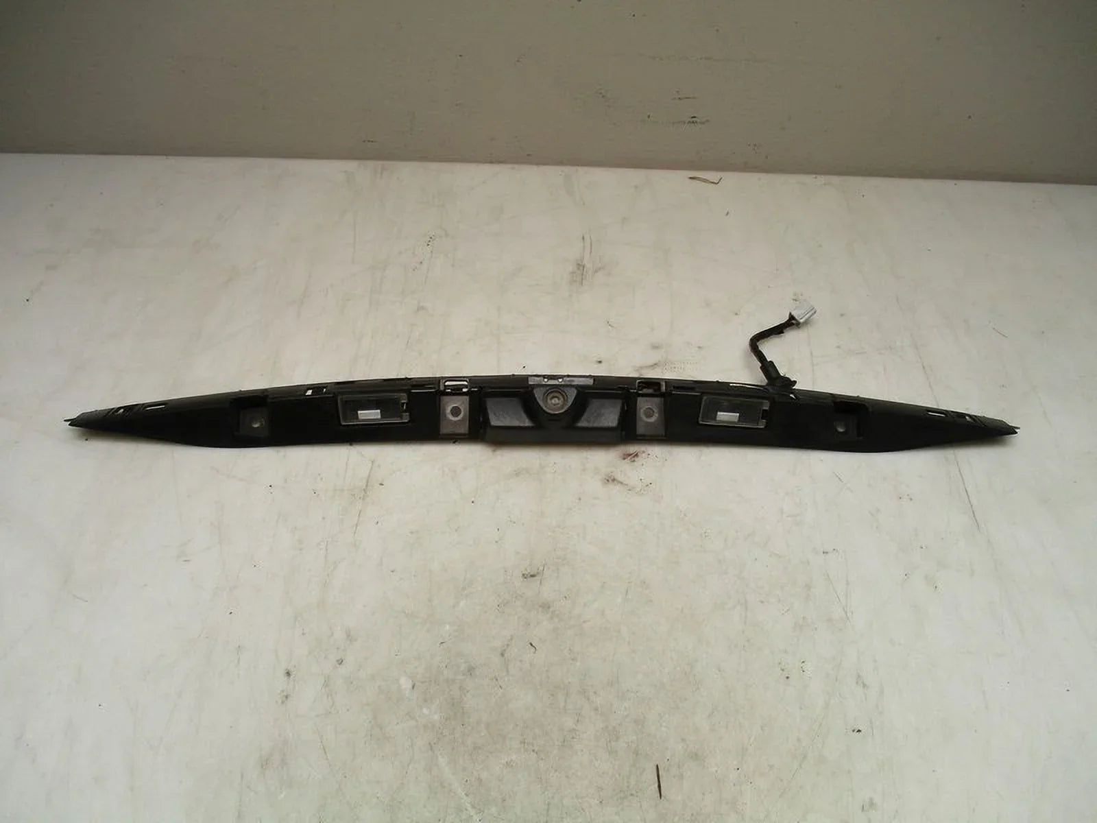Pre-Owned 2013-2015 Ford Explorer Rear Backup Camera Assembly OEM (Good)