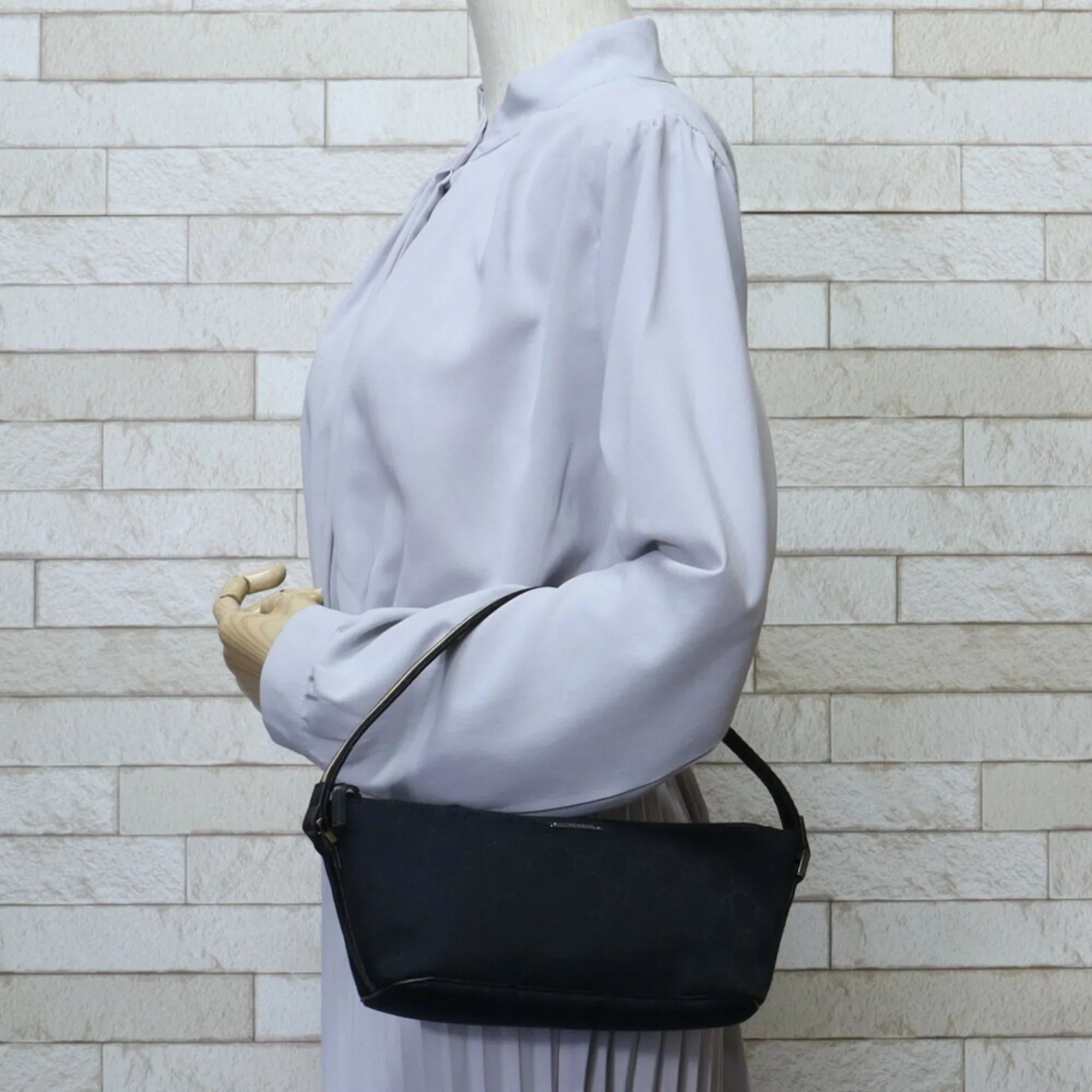 Pre-Owned Gucci sherry handbag GG canvas black ladies GUCCI (Good)