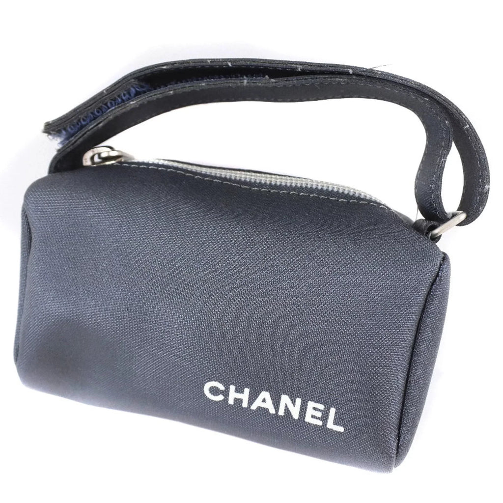 Pre-Owned Chanel Logo Vintage Nylon Gray Ladies Pouch (Fair)
