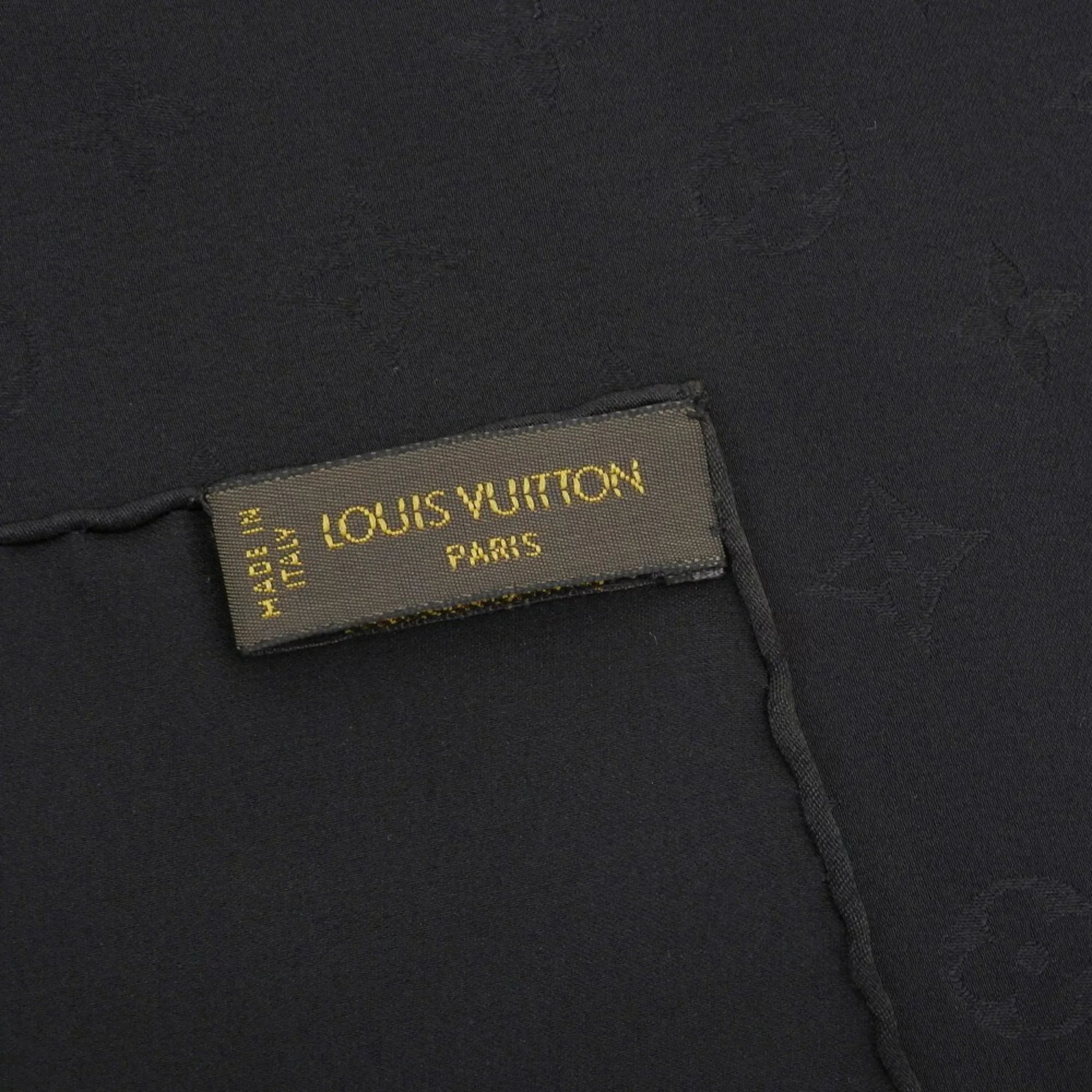 Pre-Owned Louis Vuitton LOUIS VUITTON monogram scarf silk black (Like New)
