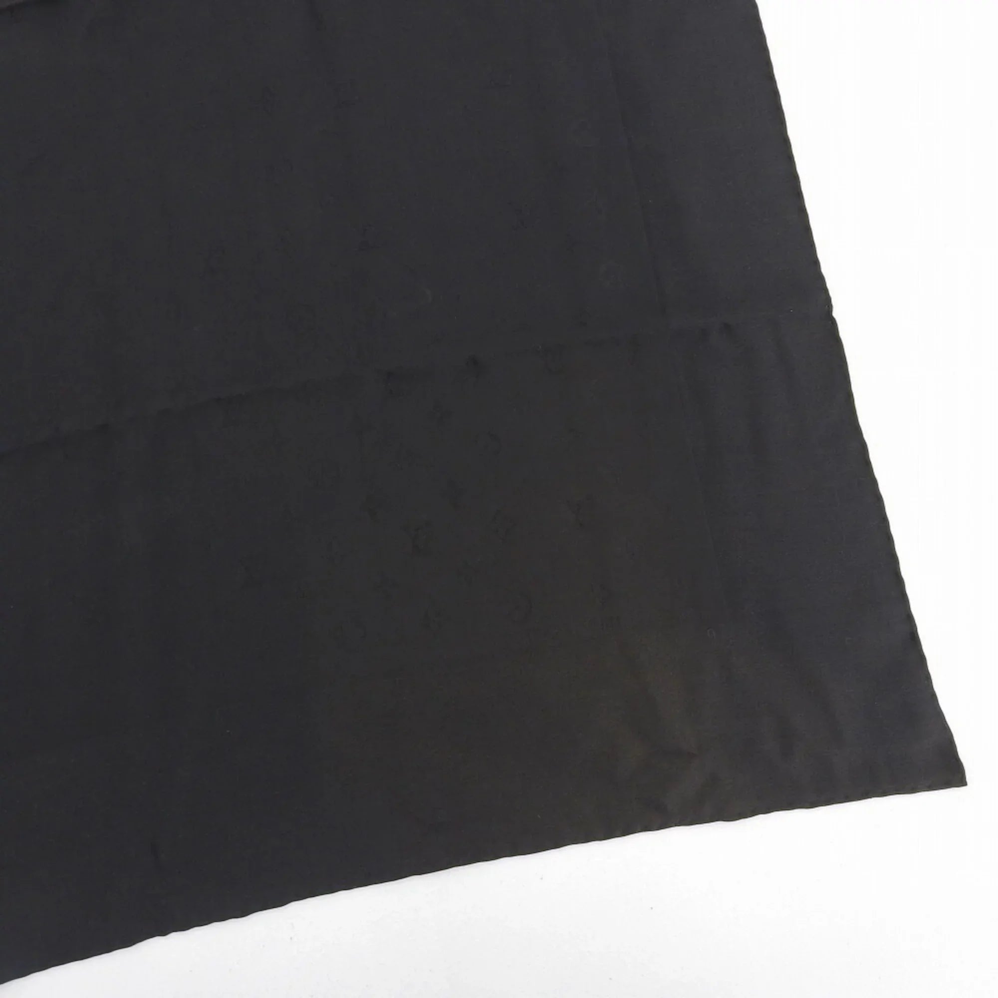 Pre-Owned Louis Vuitton LOUIS VUITTON monogram scarf silk black (Like New)