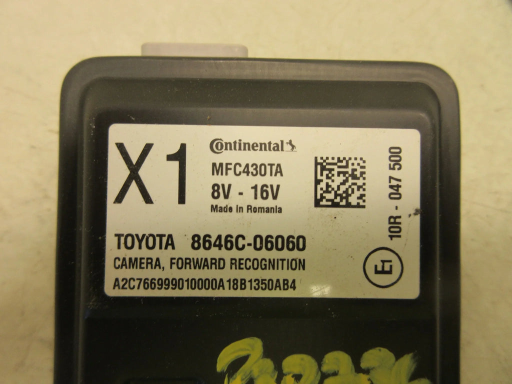 Pre-Owned 18 19 Toyota Camry Front Windshield Mounted Lane Departure Camera Radar OEM LKQ (Good)