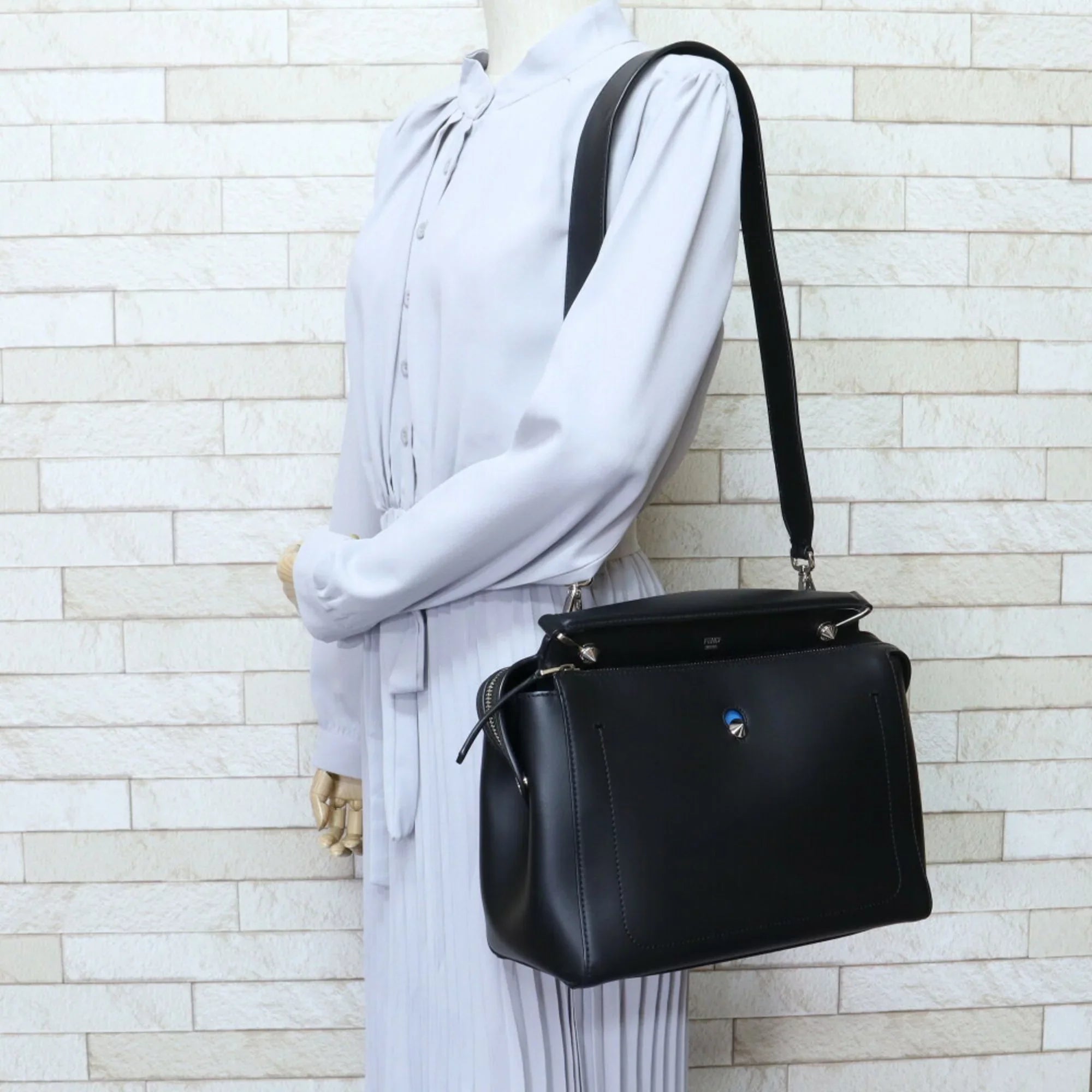 Pre-Owned Fendi FENDI dot com handbag leather unisex (Good)