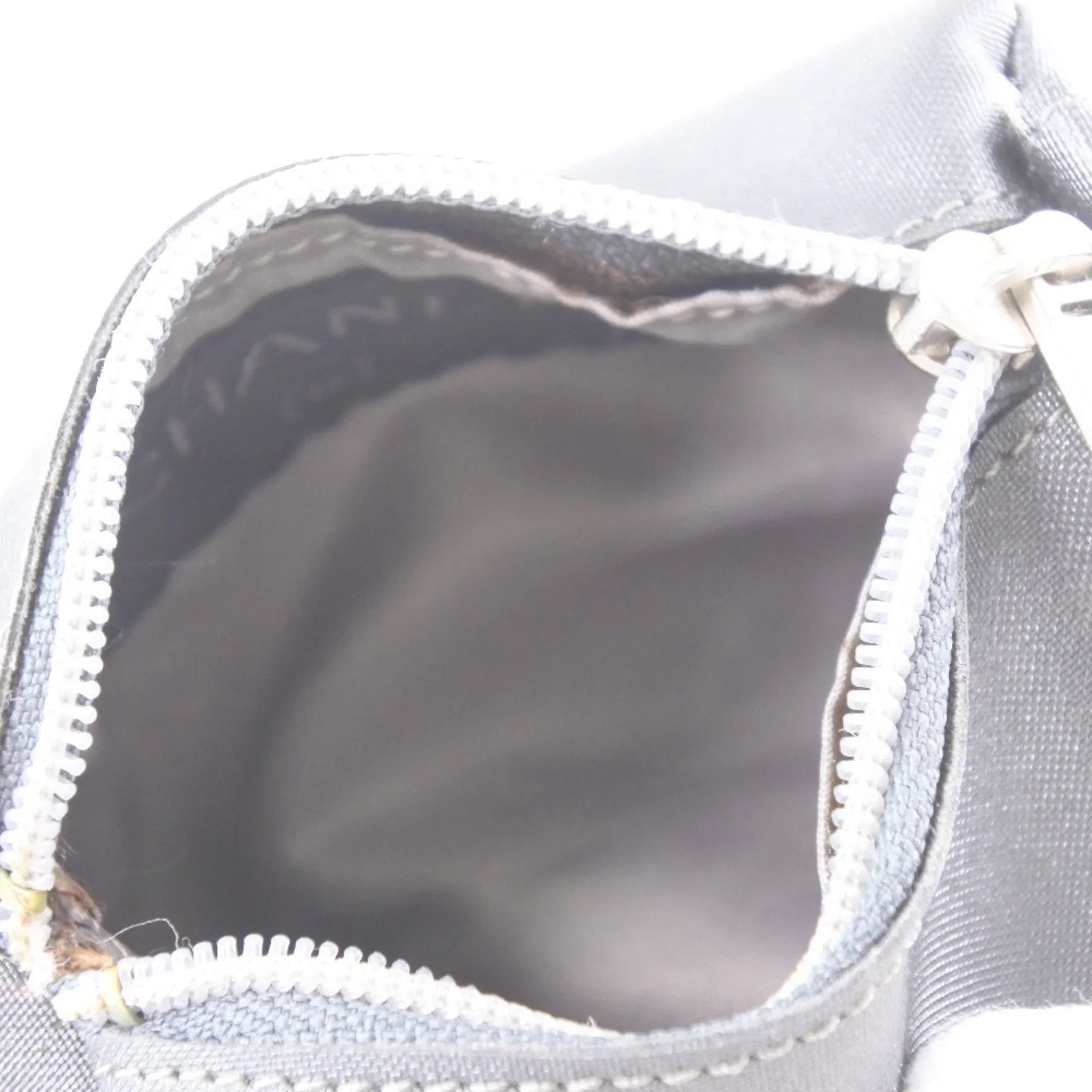 Pre-Owned Chanel Logo Vintage Nylon Gray Ladies Pouch (Fair)