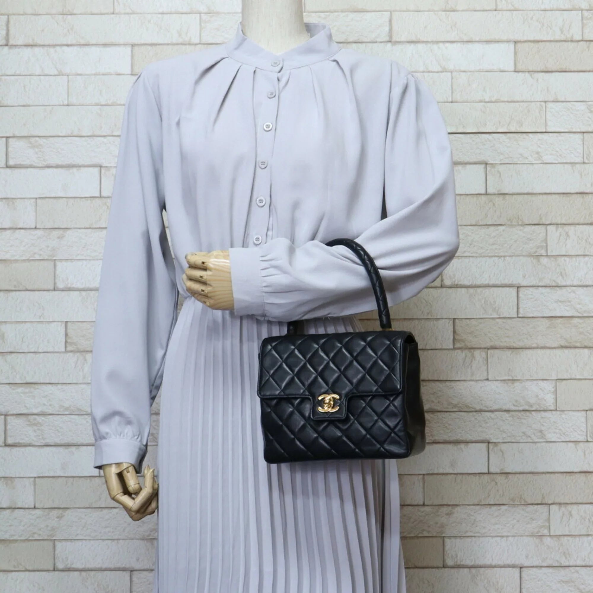 Pre-Owned Chanel matelasse handbag lambskin black ladies CHANEL (Good)