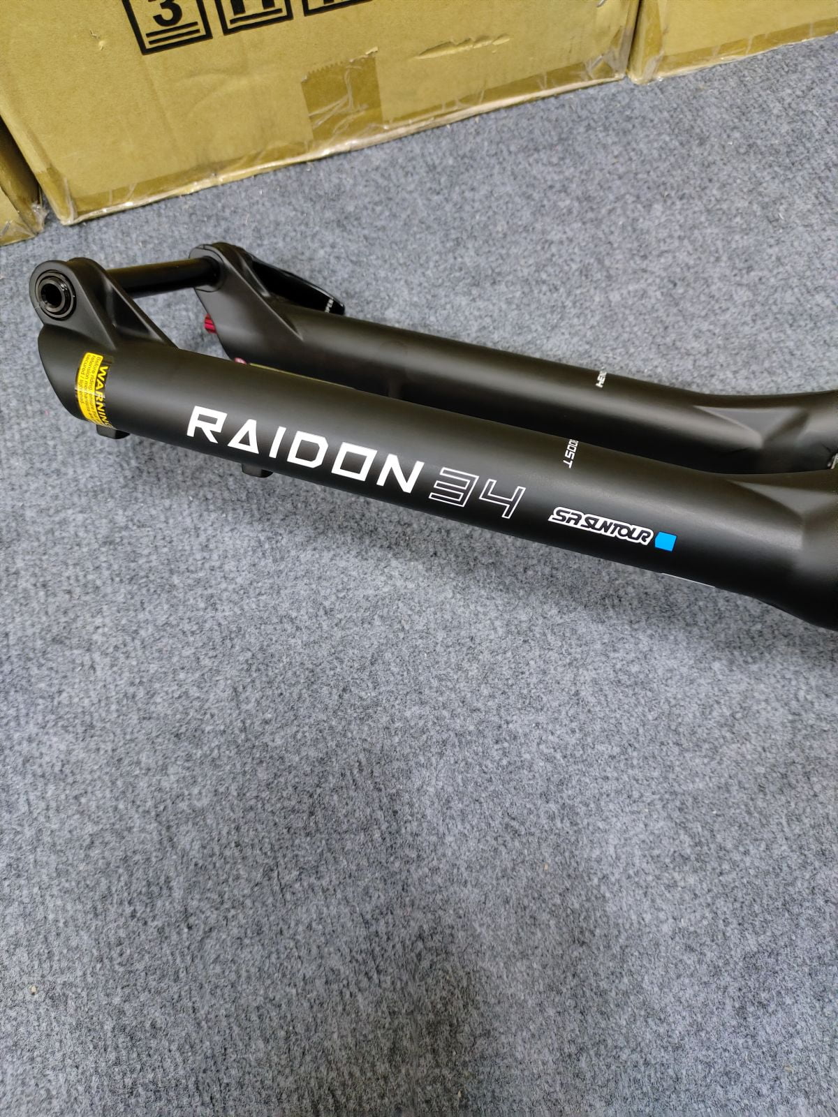 SR SUNTOUR RAIDON34 Bicycle Fork (BOOST: 110X15mm) Tapered 27.5" MTB Air Suspension (Manual) 120mm Travel