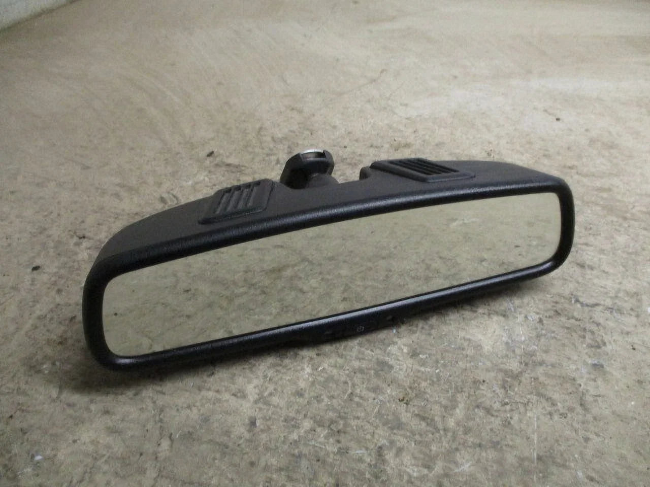 Pre-Owned Jeep Compass Dodge Caravan Rear View Mirror w/Auto Dim OEM LKQ (Good)