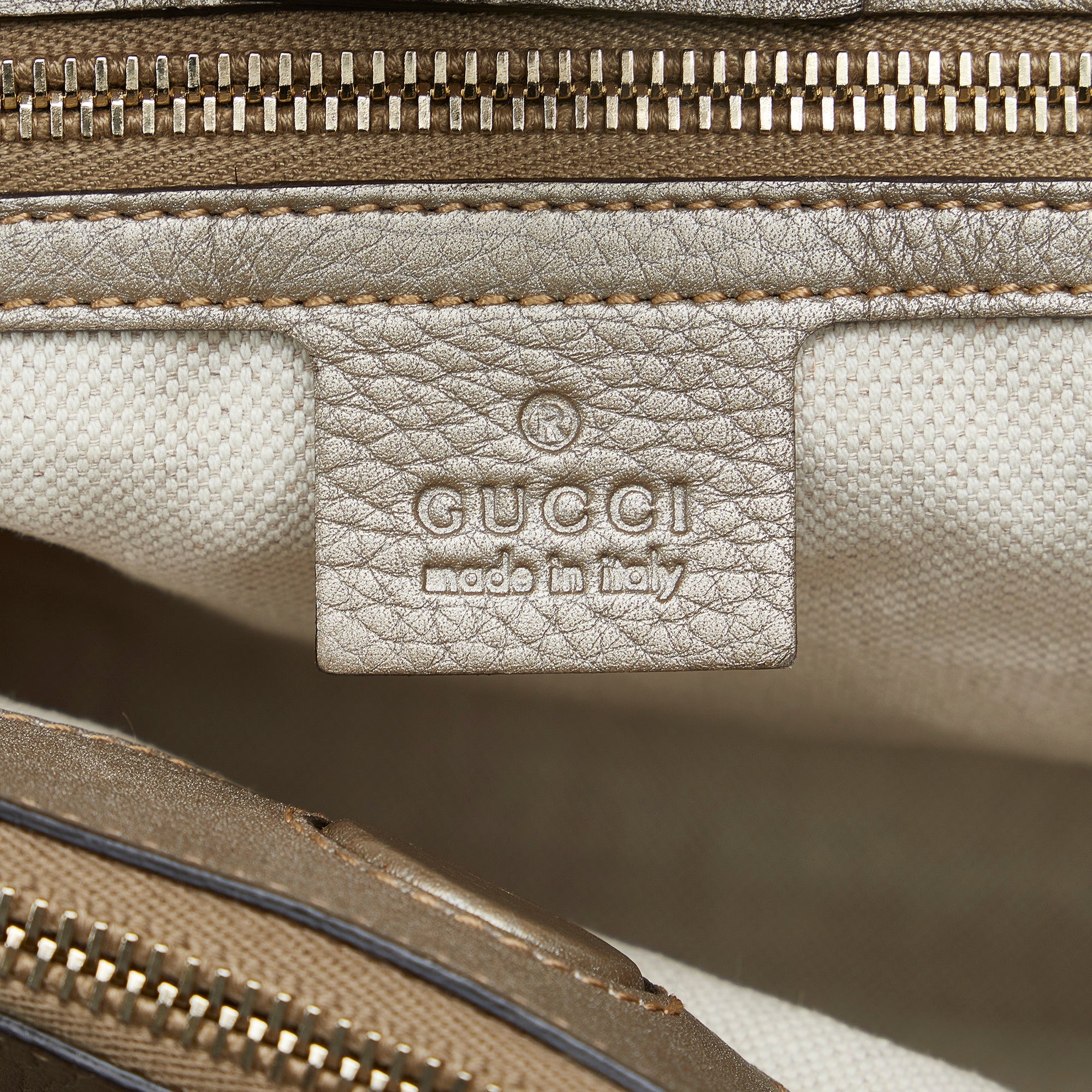 Pre-Owned Authenticated Gucci Medium Bamboo Shopper Calf Leather Brown Satchel Unisex (Good)